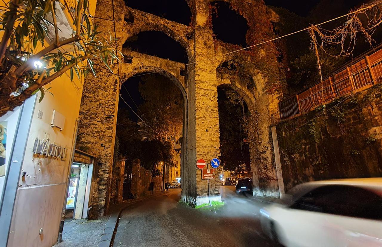 La Casa Sugli Archi Bed & Breakfast Salerno Exterior foto