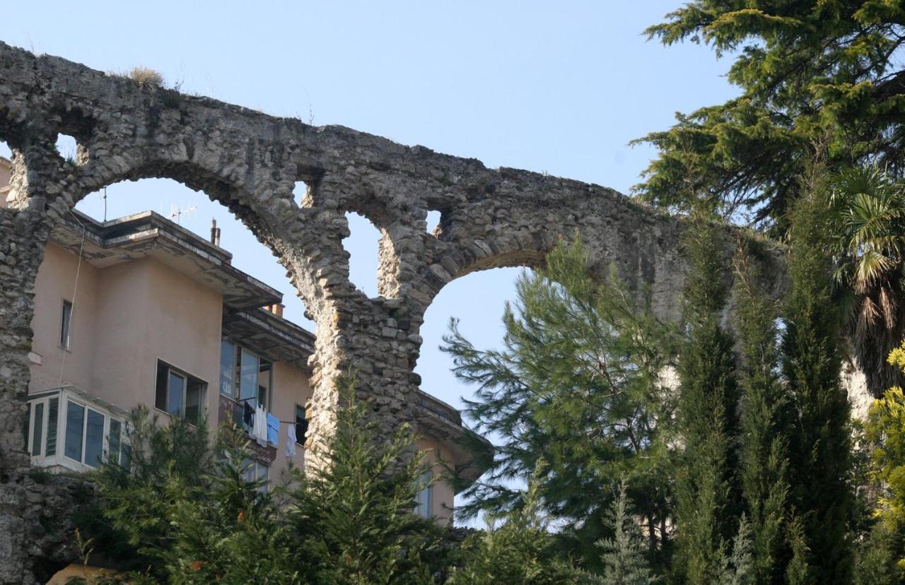 La Casa Sugli Archi Bed & Breakfast Salerno Exterior foto